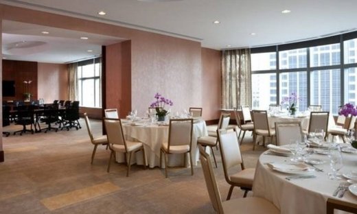 Lunch meetings για την οικογένεια Λαιμού