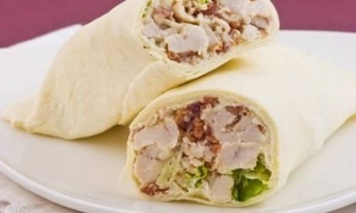 Αραβική πίτα με κοτόπουλο και αγιολί