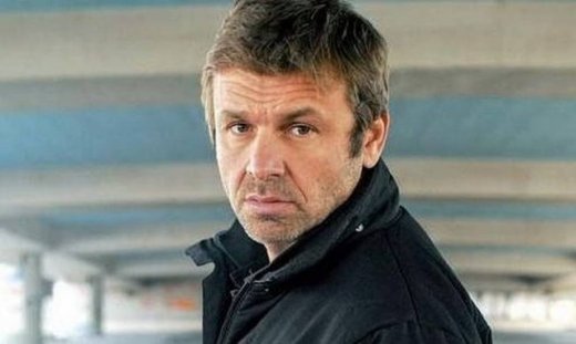 Απόστολος Γκλέτσος: Άστραψε και βρόντηξε με αφορμή μία… κηδεία!