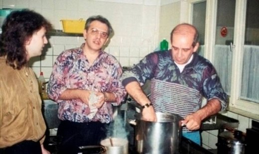 Ανέκδοτες φωτογραφίες από τη ζωή του Δημήτρη Μητροπάνου!