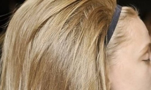 Πετύχετε τον μέγιστο όγκο στα μαλλιά με ένα τρικ από τον Βασίλη Στρατηγό