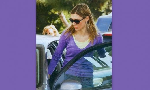 Βόλτα στην Γλυφάδα η Ζέτα Δούκα