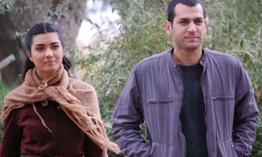 Ο Ντεμίρ ερωτεύεται την Ασί