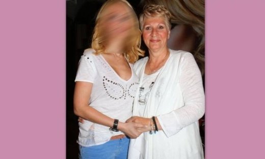 Και όμως είναι η μαμά της… (φωτό)