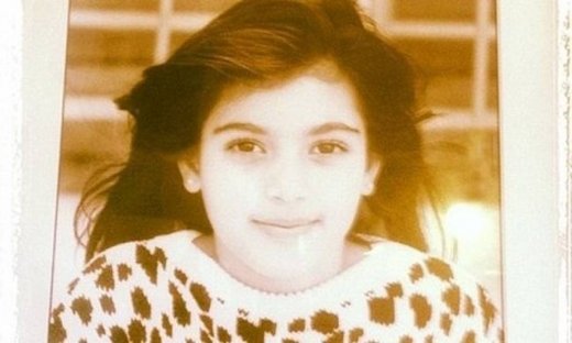 Επιτέλους και μια παιδική φωτογραφία της…