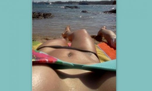 Τραγουδίστρια ξεκίνησε τα μπάνια! (φωτό)