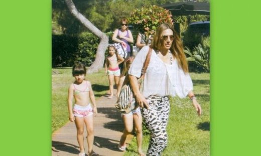 Ελένη Πετρουλάκη: Παντού με τις κόρες της