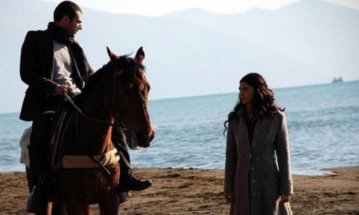 Η Άσι απομακρύνεται από τον Ντεμίρ!