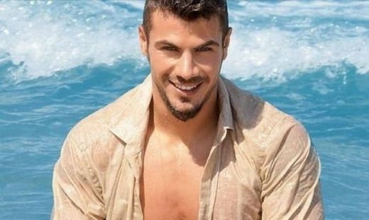 Άκης Πετρετζίκης: «Δεν είμαι ερωτευμένος γιατί δεν προλαβαίνω». Τα ακούς Demy;