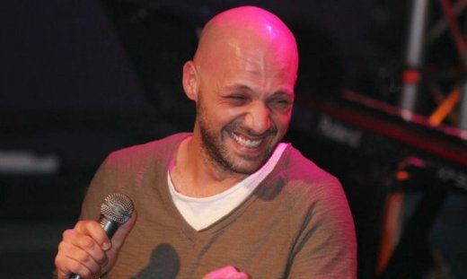 Νίκος Μουτσινάς: «Κάνω περισσότερα από ότι θα έπρεπε ή από όσα αντέχω»