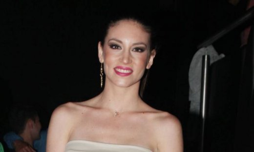 Αθηνά Οικονομάκου: «Δε νομίζω ότι είναι εύκολο να αμυνθεί κάποιος στην κοινωνική κατάθλιψη»