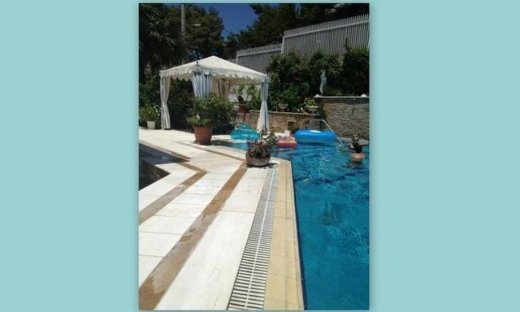 Ποια ηθοποιός βρίσκεται εδώ;