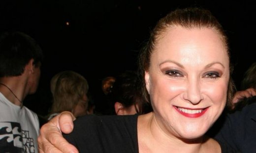 Ρένια Λουιζίδου: «Οι Έλληνες έχουμε έναν καλό εαυτό που πάντα βγαίνει»