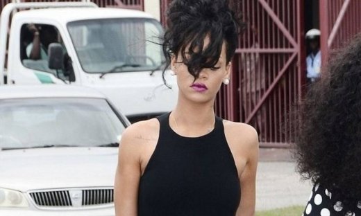 Rihanna: Σε άσχημη κατάσταση λόγω του θανάτου της γιαγιάς της