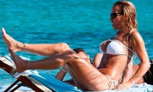 Νατάσα Καλογρίδη: «Λιώνει» στη γυμναστική