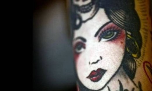 Το κορίτσι με το τατουάζ