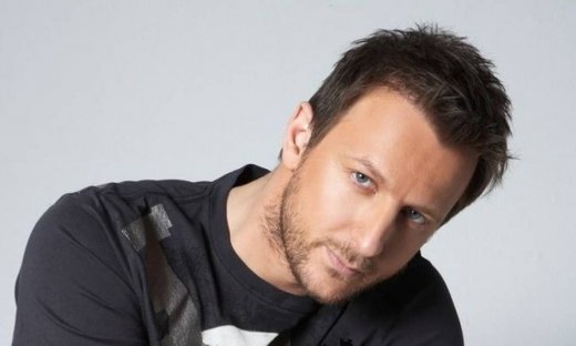 Κώστας Καραφώτης: «Αν ερωτευτείς δεν κοιτάς αν είναι επώνυμη ή όχι»