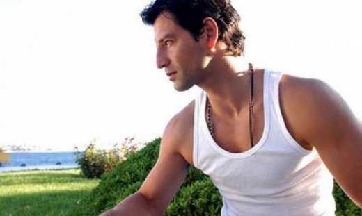 Σάκης Ρουβάς: Λίγο πριν πετάξει για τη Μύκονο (vid)!