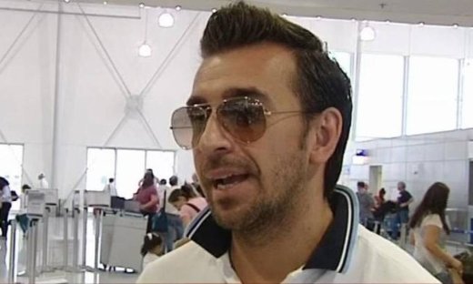 Θάνος Πετρέλης: «Πιστεύω να καταφέρω να πάω μια εβδομάδα διακοπές με την οικογένειά μου»