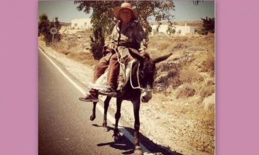 Ποιος Έλληνας τραγουδιστής ανέβασε αυτή τη φωτογραφία στο twitter; (φωτό)