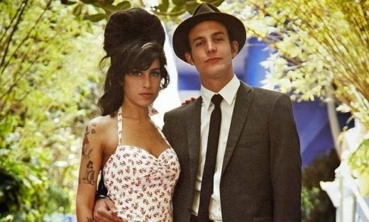 Συγκλονιστική δήλωση της μάνας του Blake Fielder-Civil: «Εύχομαι να είχε πεθάνει ο γιος μου σαν την Amy»