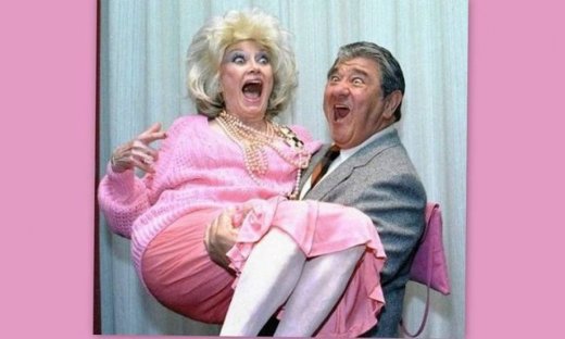 Πέθανε η κωμικός Φίλις Ντίλερ!