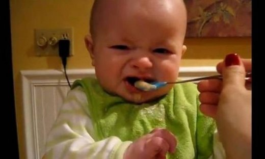 Video: Πόσο μπορεί ένα μωρό να... σιχαίνεται την κρέμα του;