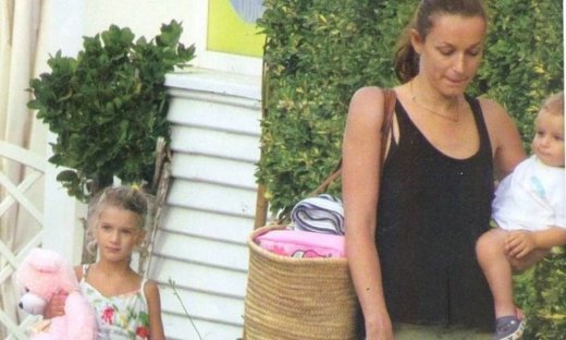 Κάτια Ζυγούλη: Στην παραλία με τα παιδιά