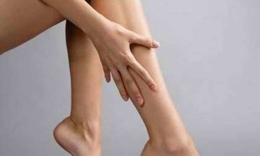 Πώς να έχετε πόδια βελούδο μετά την αποτρίχωση με ξυράφι