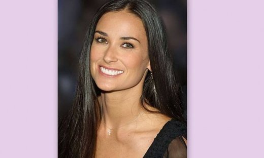 H Demi Moore στη Γλυφάδα