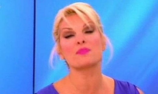 Το νέο  look της Ελένης Μενεγάκη! «Πετάει αυτό το τσουλουφάκι μου Σταύρο»;