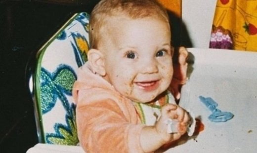 Μαντεύετε ποια star είναι το γλυκό μωρό της φωτογραφίας;