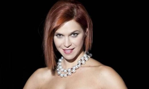 Αντιγόνη Δρακουλάκη: «Ο έρωτας είναι η σπίθα για να μπορέσουμε να δημιουργήσουμε και να συνεχίσουμε»