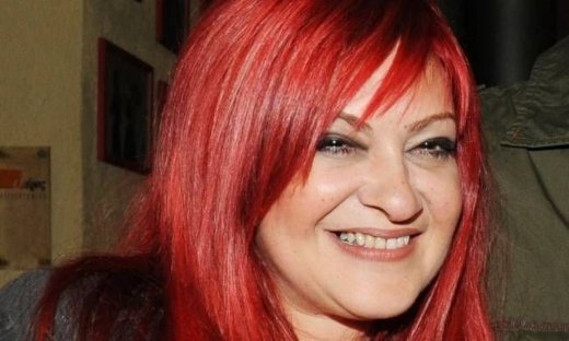 Τζόυς Ευείδη: «Τη μέρα που γινόταν η κηδεία της μητέρας μου, είχα διπλή παράσταση στο θέατρο»