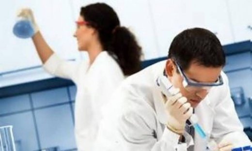 2 στους 4 Έλληνες γιατρούς φεύγουν για το εξωτερικό