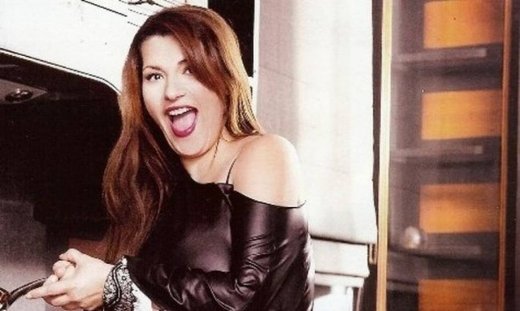 Κατερίνα Ζαρίφη: «Εκεί που κυκλοφορώ, δεν έρχονται paparazzi! Μάλλον δεν τους εμπνέει το ντεκόρ!»