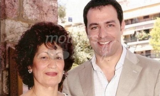 Ο Στέλιος Καλαθάς γράφει στη μητέρα του: « Όσο υπάρχεις φοβάμαι λιγότερο»