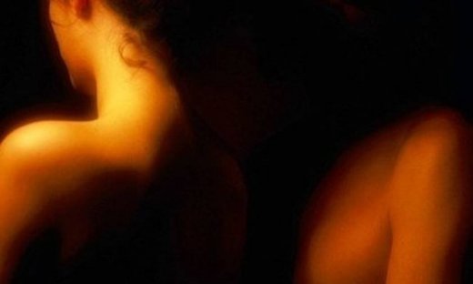 Sex coaches: Εσείς θα πληρώνατε κάποιον για να σας παρακολουθεί να κάνετε sex;