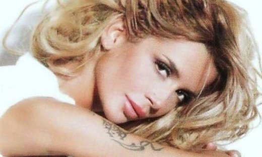 Ποιος κορυφαίος δημιουργός θέλει να δώσει τραγούδια στην Πάολα;