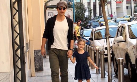 Η μικρή Αναστασία με τον μπαμπά της σε παγοδρόμιο!