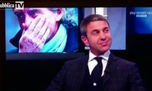 Γκάφα ολκής από Κοστακούρτα. Είπε τον Μαντίνι «μα…α» on air!