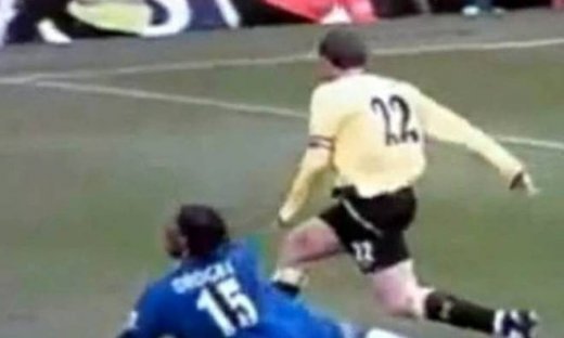 Δείτε τους κορυφαίους ποδοσφαιριστές - «βουτηχτές» (video)