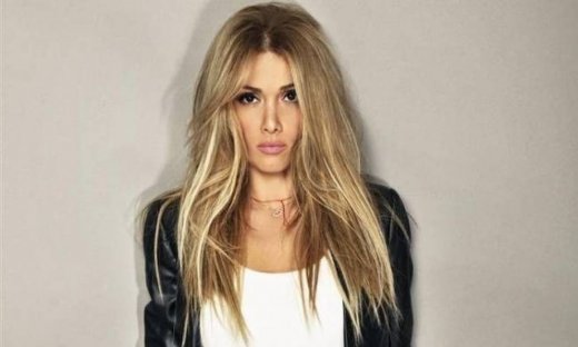 Στέλλα Καλλή: Ταξίδια αστραπή στην Κύπρο