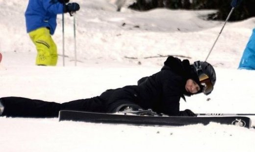 Έφαγε τούμπα στα χιόνια! (φωτό)
