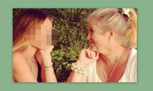 Μας συστήνει τη μαμά της η… (φωτό)