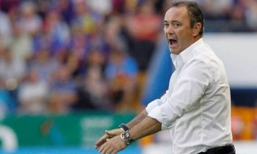 Μαρτίνεθ: «Βάση στην άμυνα»