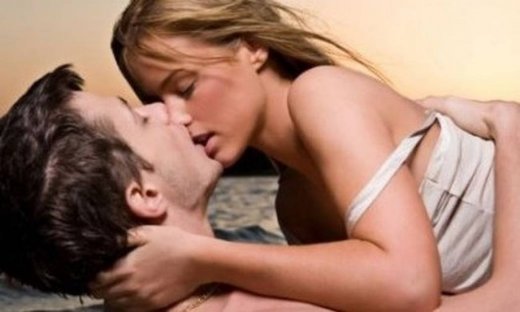 Βαριέστε να κάνετε sex; Tips για να ξυπνήσετε και πάλι το... πάθος!