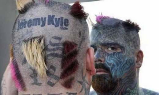 Έχει κάνει τατουάζ ακόμα και στο μάτι του - Δείτε πώς ήταν πριν (pics)