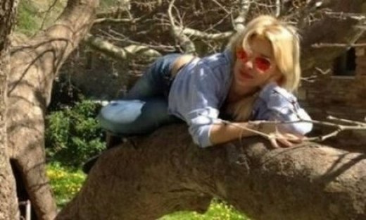 Γιατί «αυτοκυνηγιέται» η Ελένη Μενεγάκη;