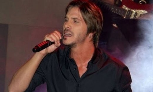 Πρεμιέρα στην Θεσσαλονίκη για τον Νίκο Οικονομόπουλο!